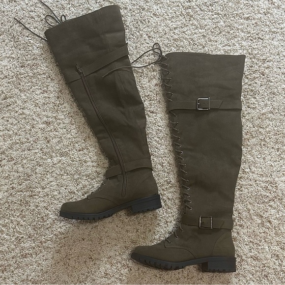 ShoeDazzle Women’s Piper Thigh-High Lace-Up Combat Boots. Size 7.5. NWT! - Picture 3 of 10